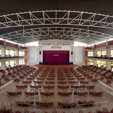 Barcelo Bavaro Palace All Inclusive (Adults Only) Exterior foto The interior of the main auditorium