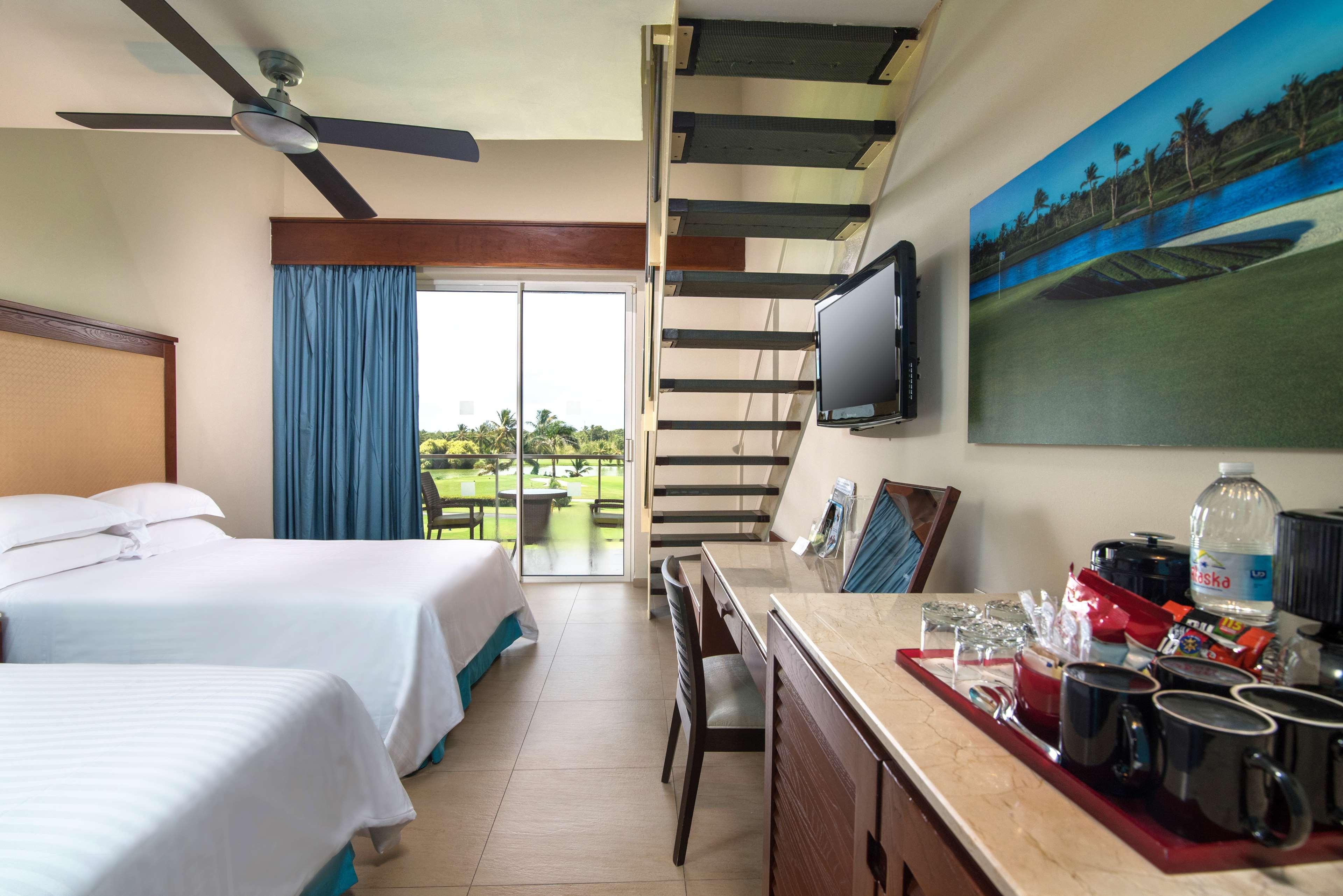 Barcelo Bavaro Palace All Inclusive (Adults Only) Exterior foto A room at the Hard Rock Hotel