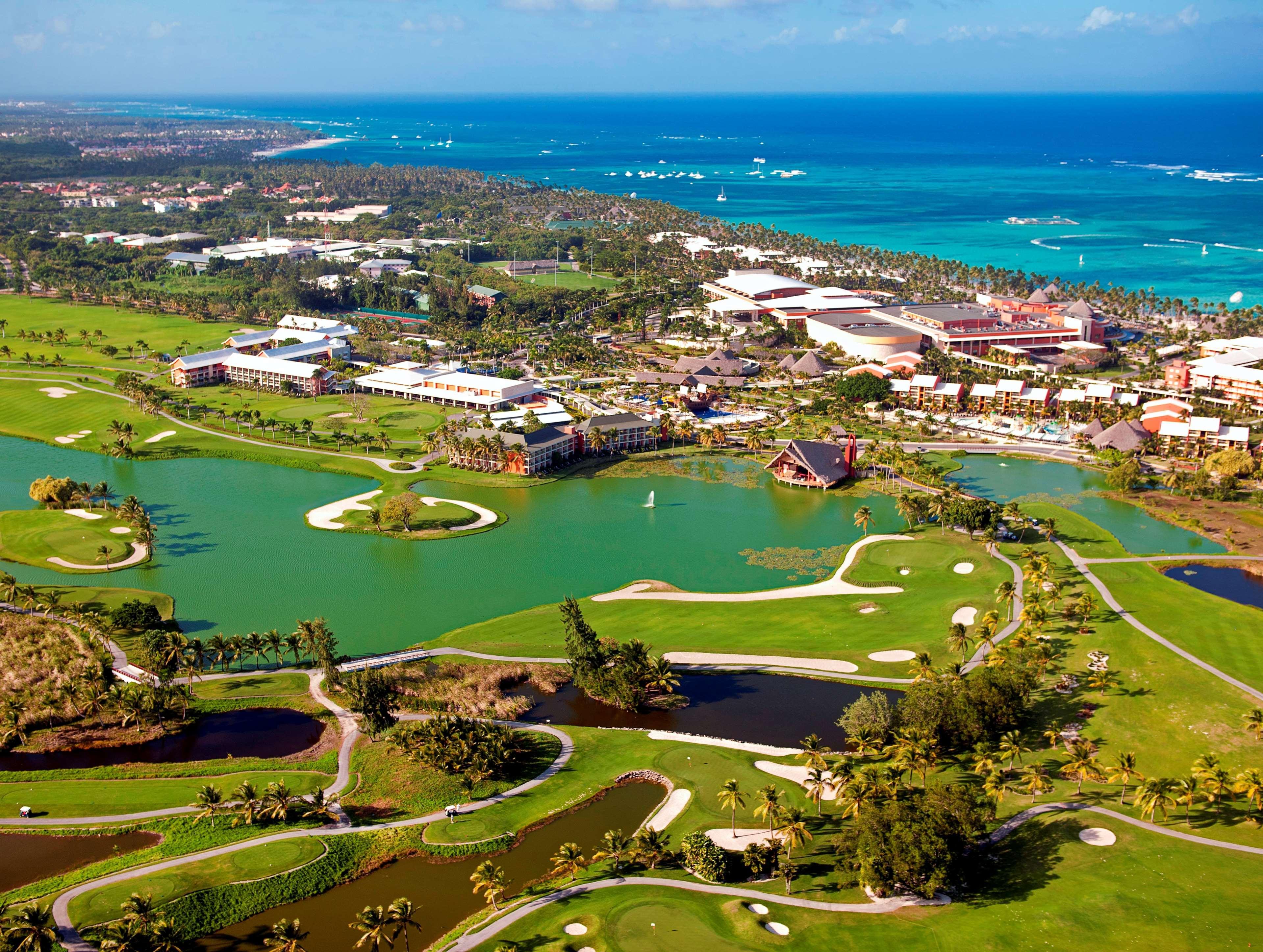 Barcelo Bavaro Palace All Inclusive (Adults Only) Exterior foto Golf course at Punta Cana Resort and Club